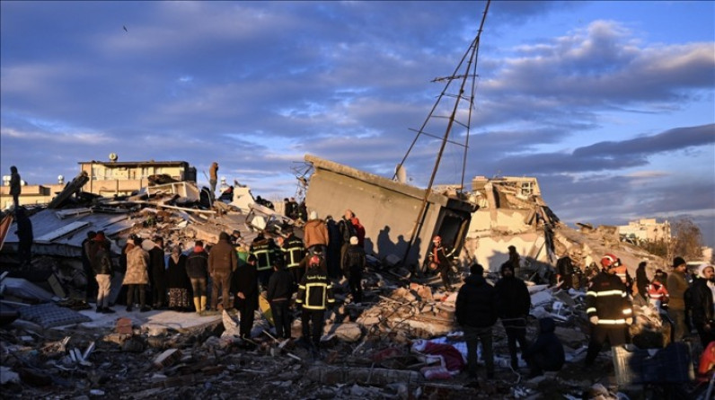أردوغان يبدأ جولة تفقدية في المناطق المنكوبة جراء الزلزال